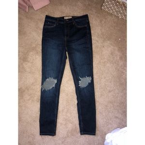 Free people busted knee skinny jeans size 28